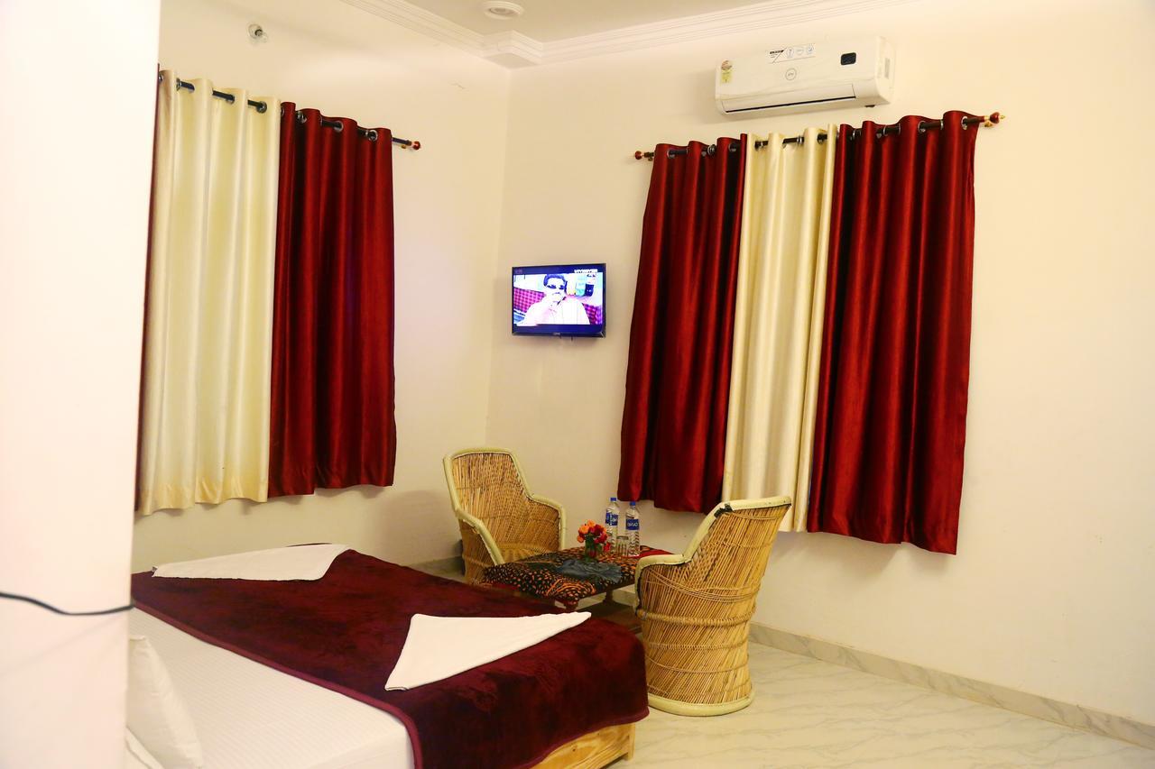 Winter Mountain Resort Pushkar Exterior foto