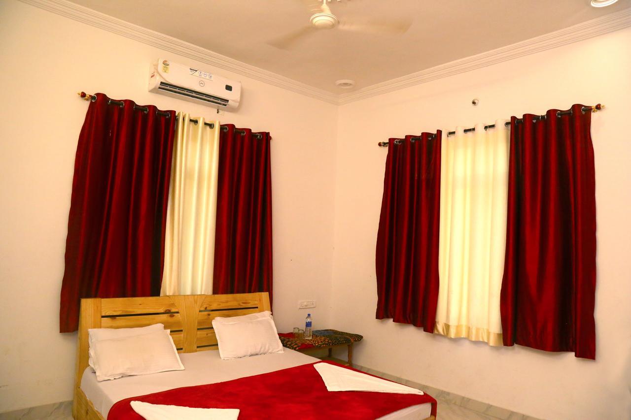 Winter Mountain Resort Pushkar Exterior foto